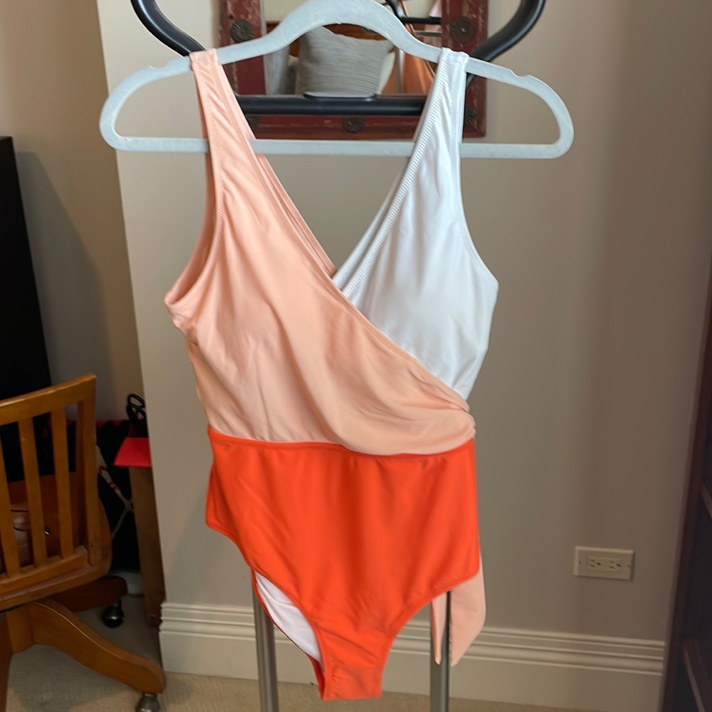 Cupshe one piece swimsuit wrap style with side bow detail NWT